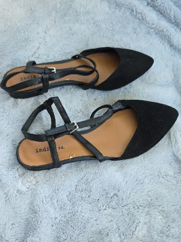 Indigo Rd. Pointed Toe Ankle Strap Flats Black 7.5 - Image 4