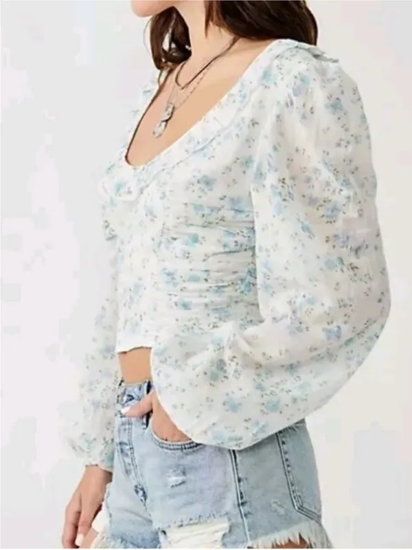 Floral Ruffle Scoop-Neck Crop Top in White and Light Blue - Image 2