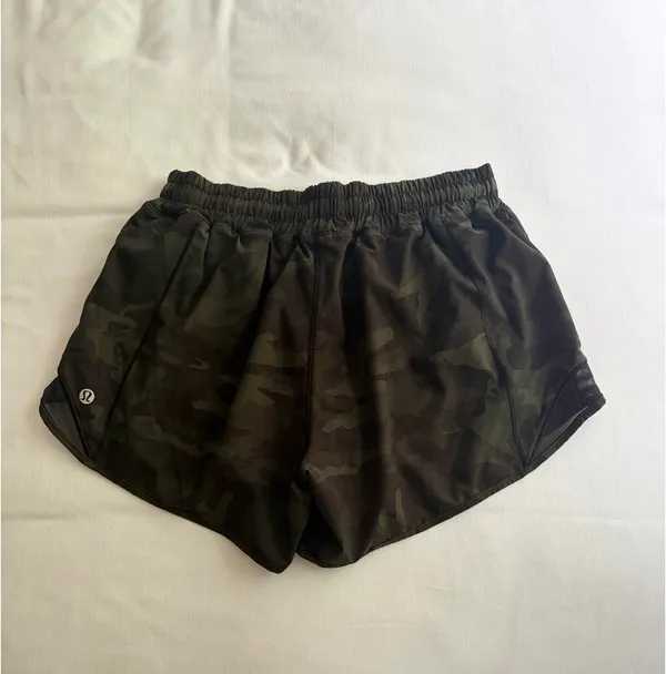 Lululemon Green Camo Hotty Hot Shorts - Image 2