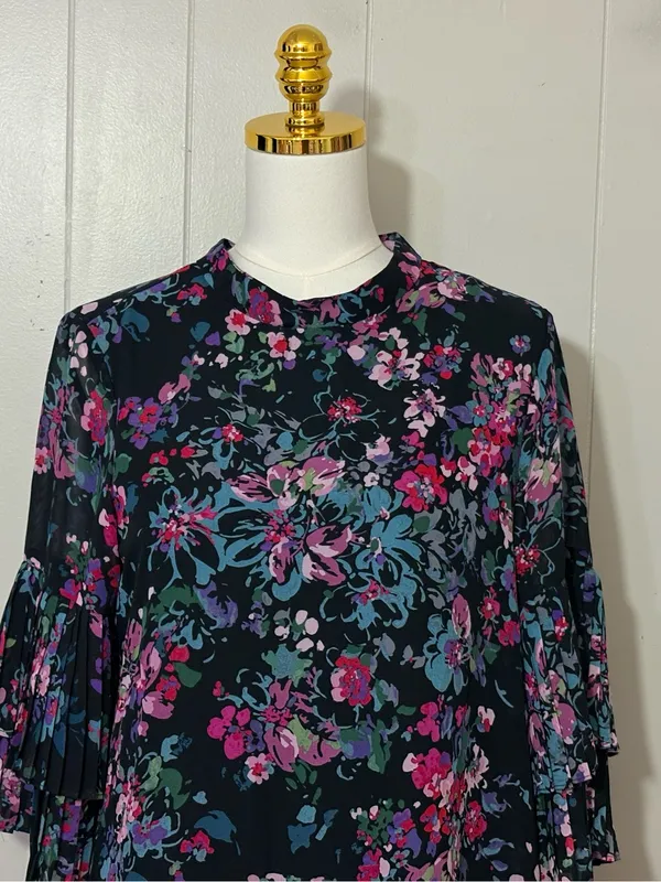 Neiman Marcus Floral Chiffon Pleated Bell Sleeve Shift Dress Size 8 - Image 2