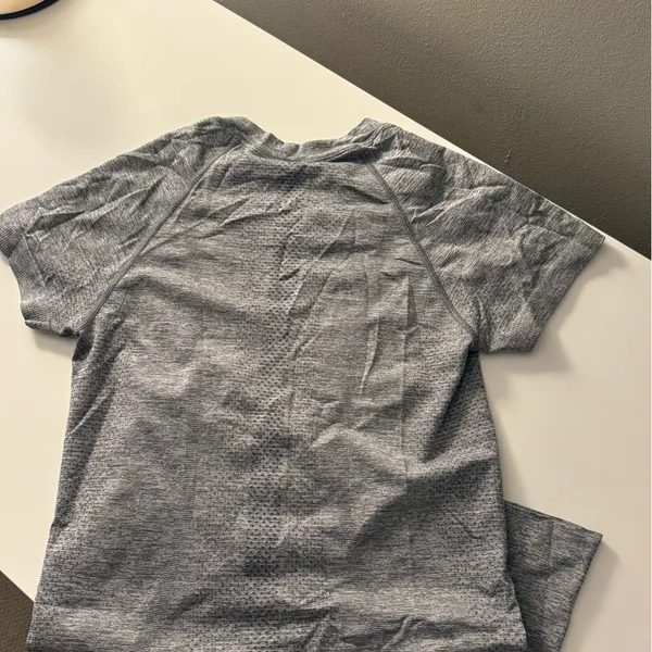 lululemon swiftly tech short sleeve top - Image 4
