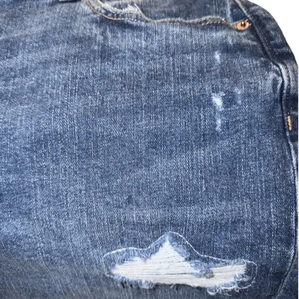 Old Navy Mid-Rise Medium Rinse Boyfriend Denim Distressed Raw Hem Jeans Plus 18 - Image 11
