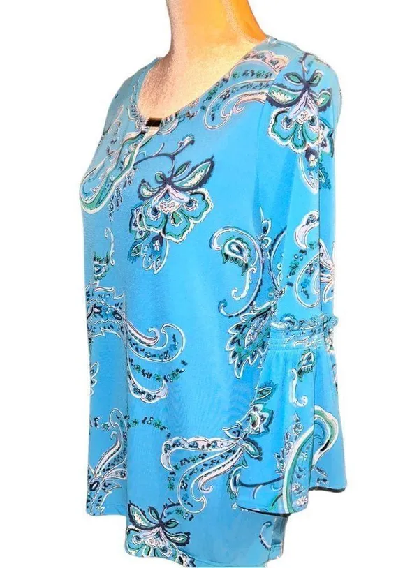 Dana Buchman pretty turquoise blue paisley stretchy top with bell sleeves - Image 6