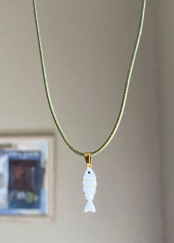 Handmade white & gold stainless/enamel fish boho funky simple necklace🌀🐟💙 - Image 4