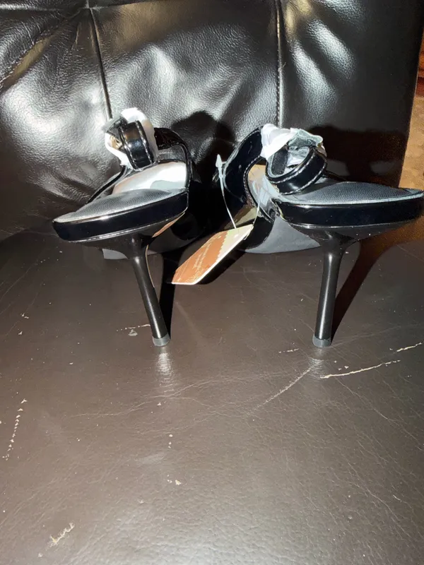 Heels Black Size 8 - Image 3