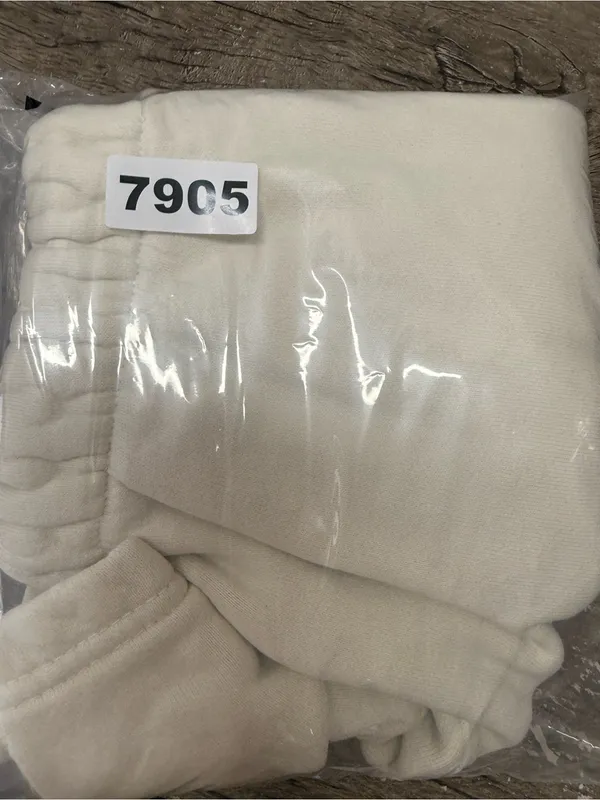 Mad happy outdoor shorts. Size small - Image 6