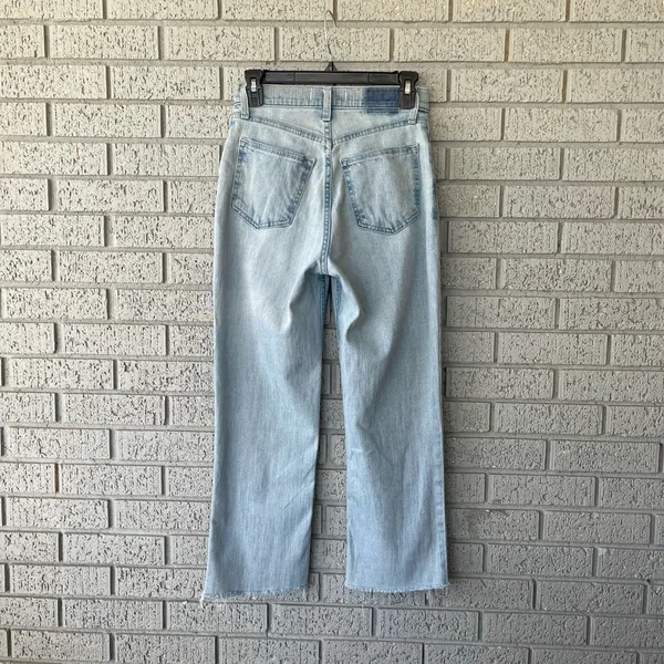 Abercrombie & Fitch Curve Love 90’s Straight Ultra High Rise Jeans Size 25 - Image 3