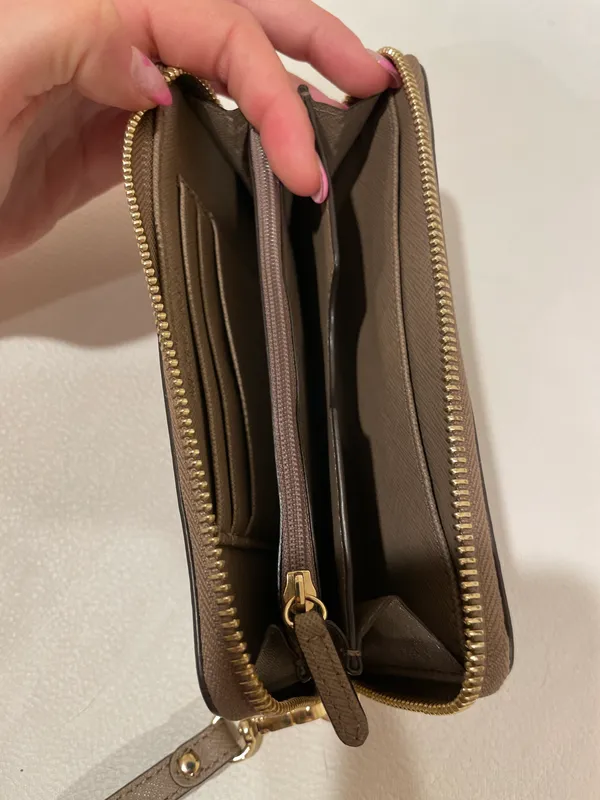 Michael Kors Wallet - Image 3