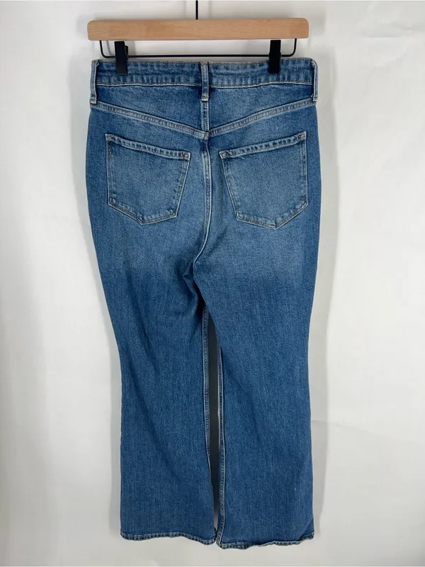 Old Navy Higher High-Rise Flare Jeans 6 Petite Medium Wash Clover - Image 8