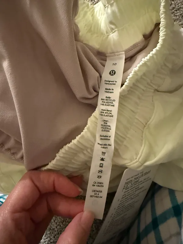 Lululemon Hotty Hot LR Short 2.5" *Lined - Image 4