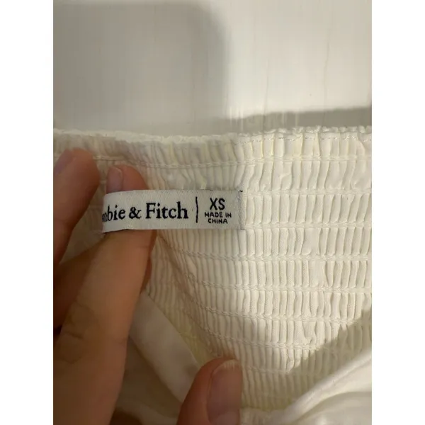 Abercrombie and Fitch White Cutout Crop Top Size XS - Image 2