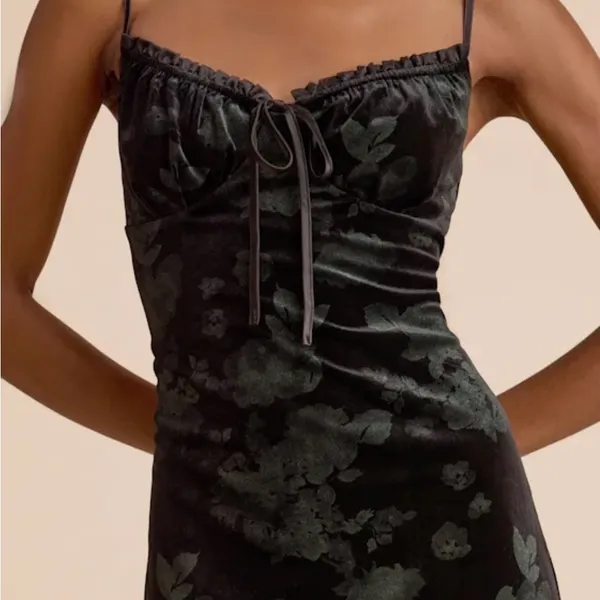 Lulu's Elegant Black Floral Midi Dress - Image 5