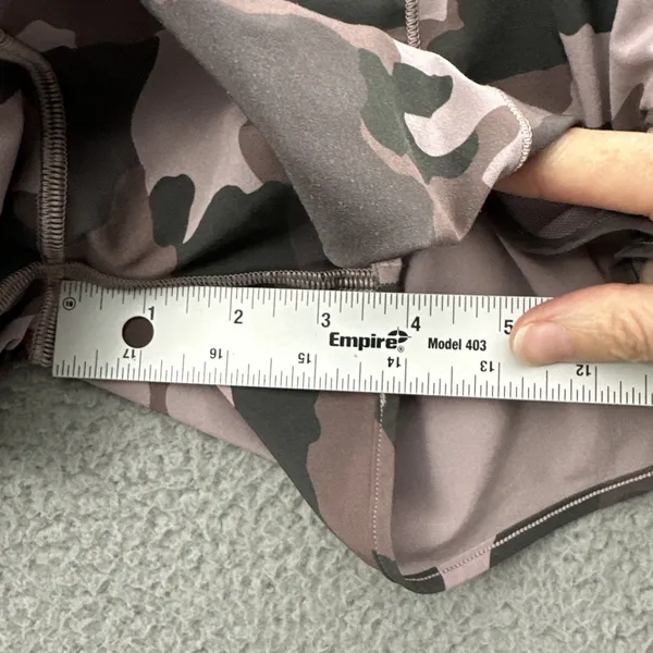 Lululemon Hotty Hot Low Rise Shorts 4" Heritage 365 Camo Misty Mauve‎ Women 4 - Image 11