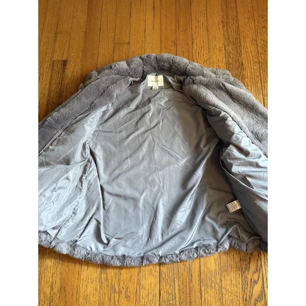 HYFVE Faux Fur Jacket Womens Medium Gray Plush Short Coat Soft Polyester Winter - Image 5