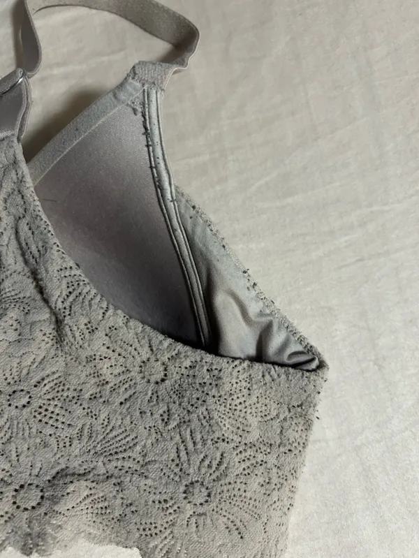 aerie Light Gray Lace-Back Molded Cup Bra Size 32B - Image 3