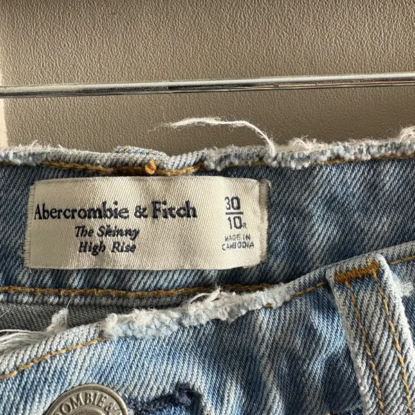 Abercrombie & Fitch Distressed Denim Jeans sz 10 - Image 2