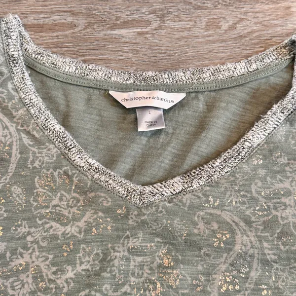 Christopher & Banks Sage Green‎ Paisley Foil V-Neck Top Large Short Sleeve Tunic - Image 3