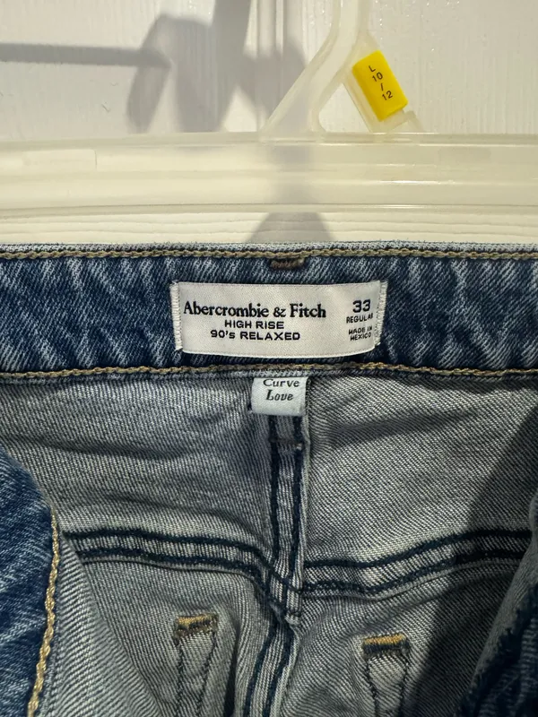 Abercrombie & Fitch Women’s High Rise 90s Relaxed Medium Wash Jeans - Image 3