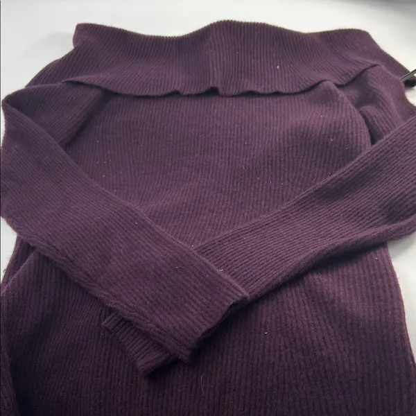 Bloomingdale's Off-the-Shoulder Plum Sweater cashmere - Image 7