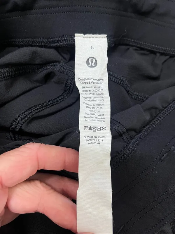 Lululemon Black Drawstring Hiking/Outdoor Active Pants size 6 - Image 5