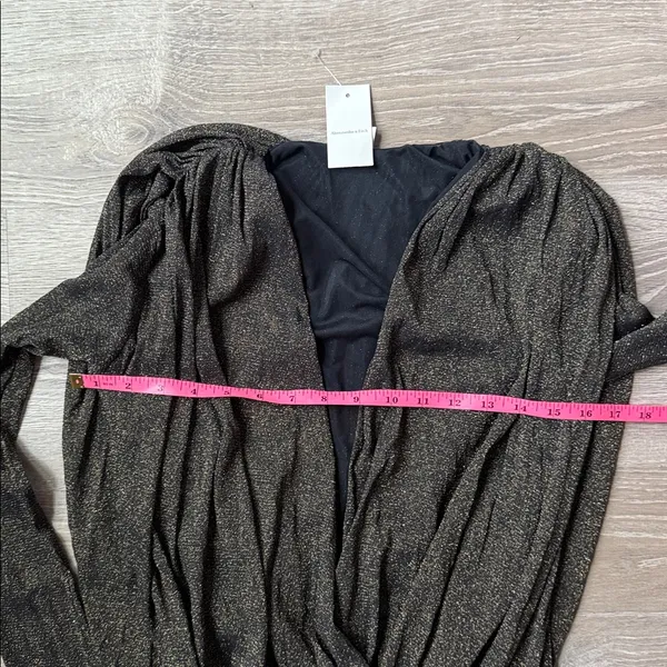 NEW Abercrombie & Fitch Long-Sleeve Draped Deep-V Bodysuit Small - Image 8