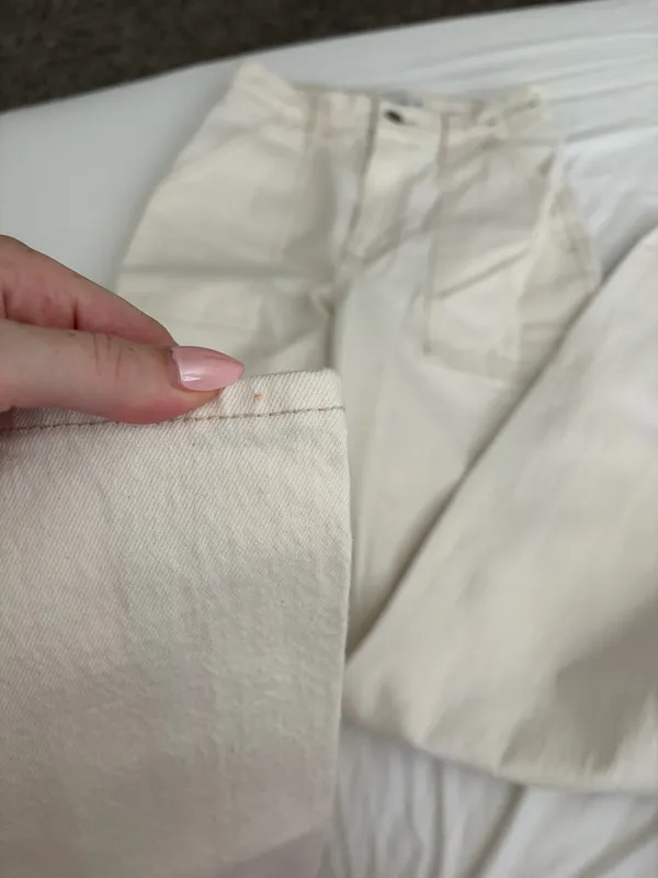 Abercrombie Cream cargo pants - Image 4