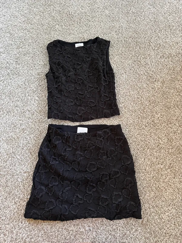 Reformation Set Two-Piece Knit Top Skirt - Image 2