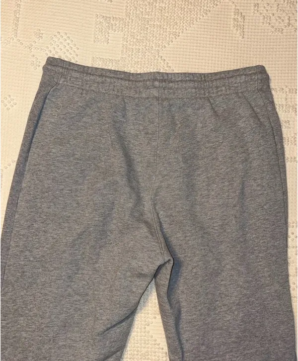 Aritzia TNA Sweatpants - Image 4