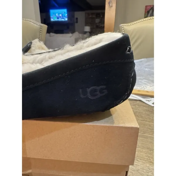 Women's Ansley Slipper Size 7 Black Suede Fur Lining - Image 5
