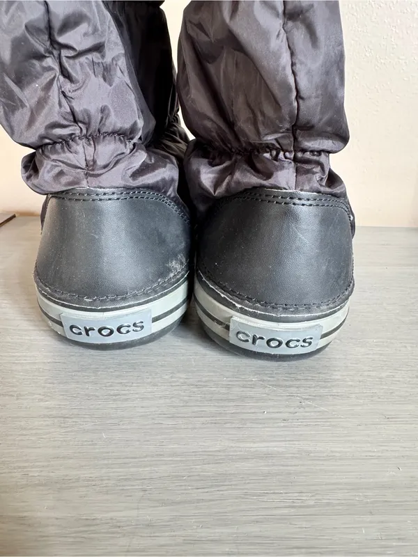 Crocs 14614 WINTER PUFF BOOT Womens Sz 10 Winter Warm Nylon Shaft Boots Black - Image 4