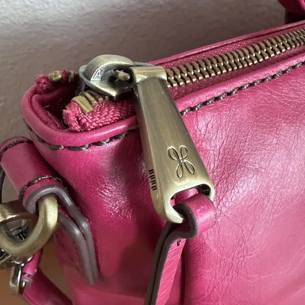 Hobo Sheila Medium Satchel Crossbody Vibrant Fuchsia Polished Leather - Image 5