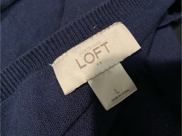 LOFT Women's Navy V-Neck Long Sleeve Tee - Image 2