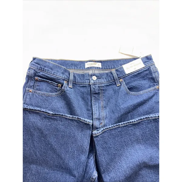 NWT Abercrombie & Fitch The 90s Relaxed High Rise Denim Jeans‎ 33 Short - Image 4