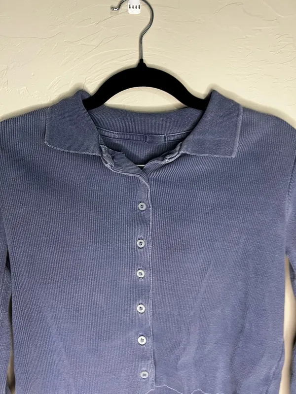 Brandy Melville Caroline Button Fly Ribbed Long Sleeve Vintage‎ Blue Crop Top - Image 3