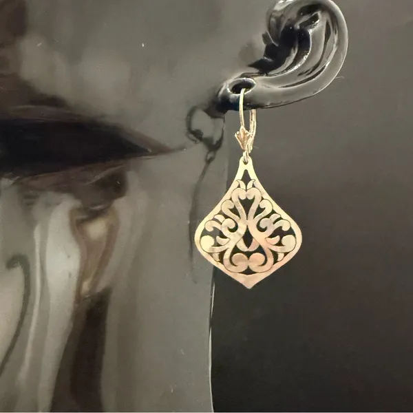 925 Sterling Silver Cut-out Filigree Arabesque Design Dangle Earrings - Image 3