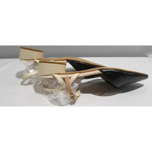 Journee Collection Brynn Block Heel Pointed Toe Flats Black/Cream 9M Pre‑Owned - Image 10
