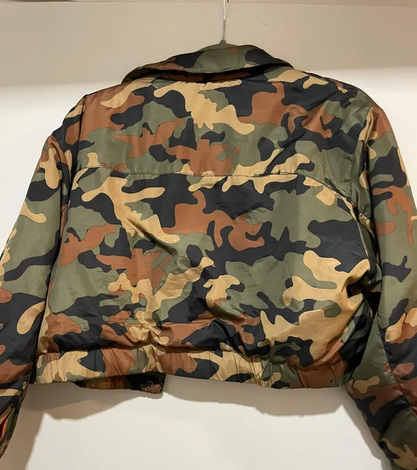 ZARA cropped Camo Puffer jacket - Image 3