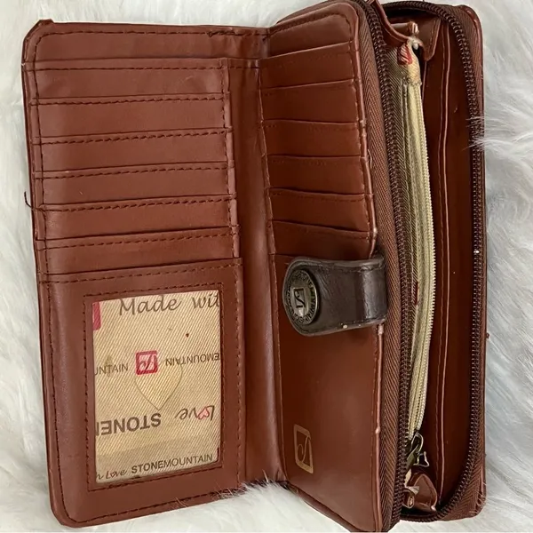 Stone Mountain Leather Wallet Brown Larger Size - Image 4