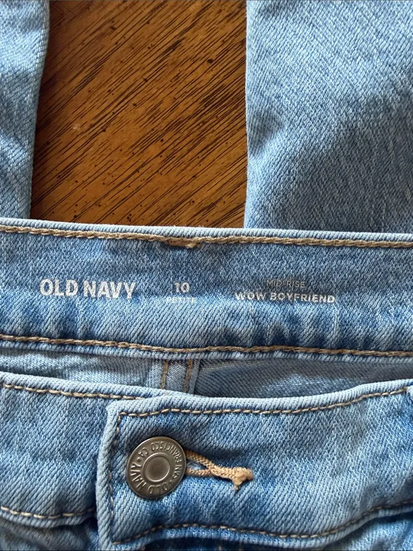 Old Navy Wow Boyfriend Jeans - Image 2