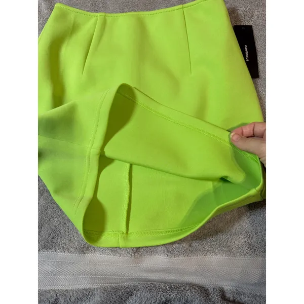 NWT Lulus Size XS Lime She's Bold‎ Neon Green Mini Skirt Y2K Stretch - Image 4