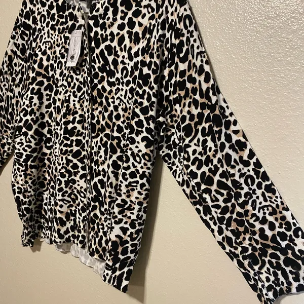 Cable & Gauge Leopard Print Button Front Top | Long Sleeve Knit Blouse XL - Image 3