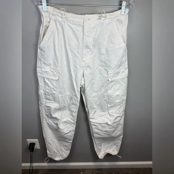 Brandy Melville Women's/Junior's White Jemma Cargo Pants Size M/L‎ - Image 2