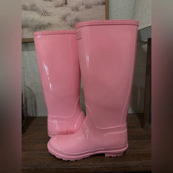 Seven7 brand. Womens Pink Glossy Rain Boots size 7 - Image 9