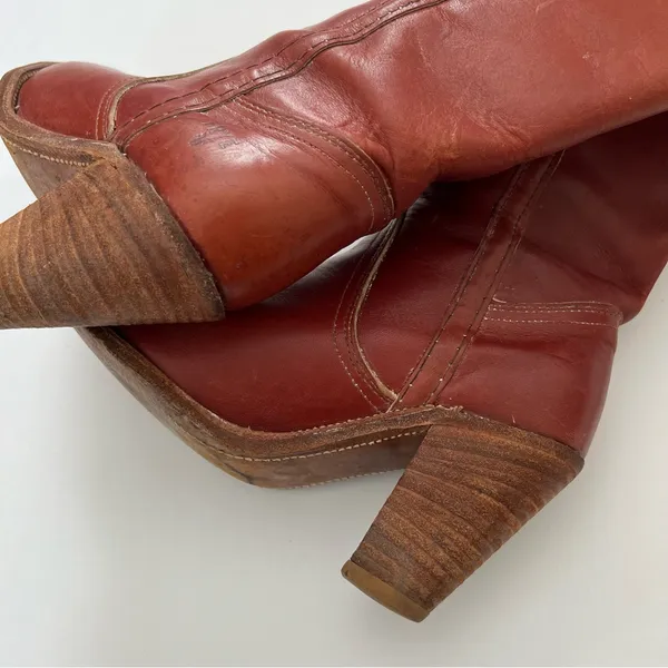 Frye Vintage Redwood Mahogany Red Leather Tall Heeled Boot Size 5.5 - Image 9