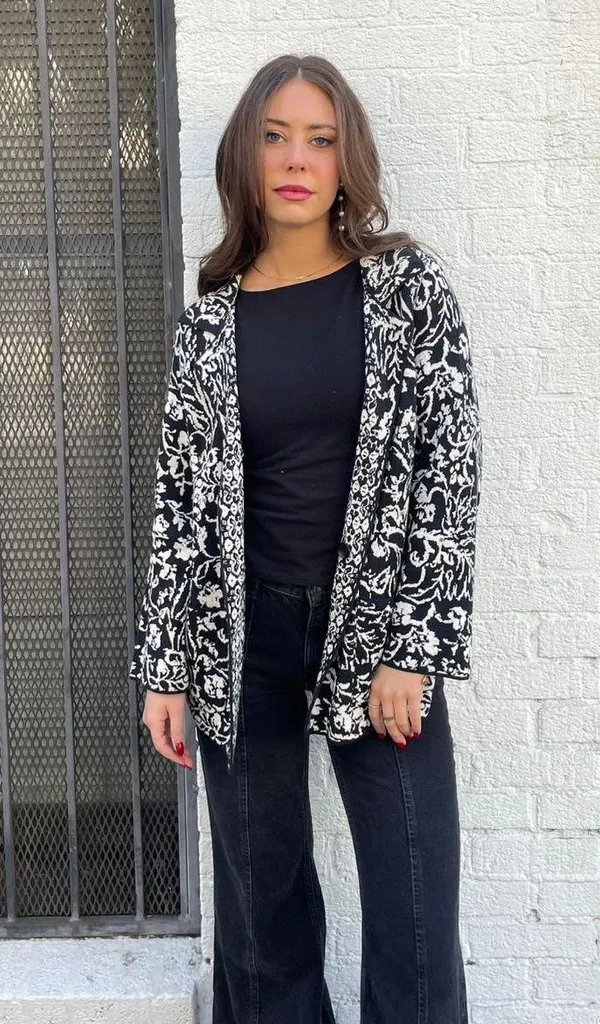 Free People Black and white whimsy reversible cartigan blazer / no tag / fits size s-L - Image 4