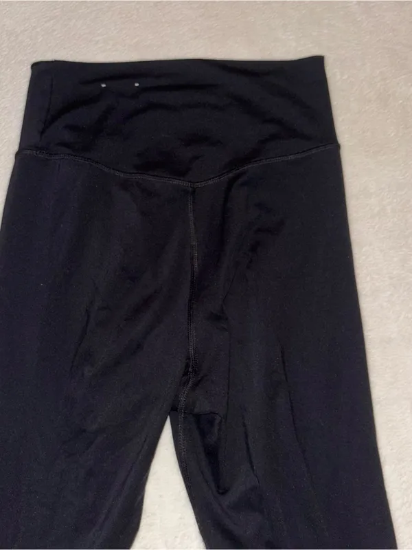 American Eagle Outfitters The Lightweight Everything Legging - Image 4