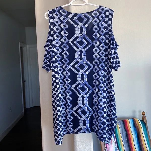Soft Surroundings Talia Top Tunic Cold Shoulder Ikat Print Beaded Geo size M - Image 7