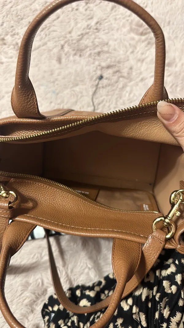 Authentic Marc Jacob’s small tote bag in argan oil - Image 4