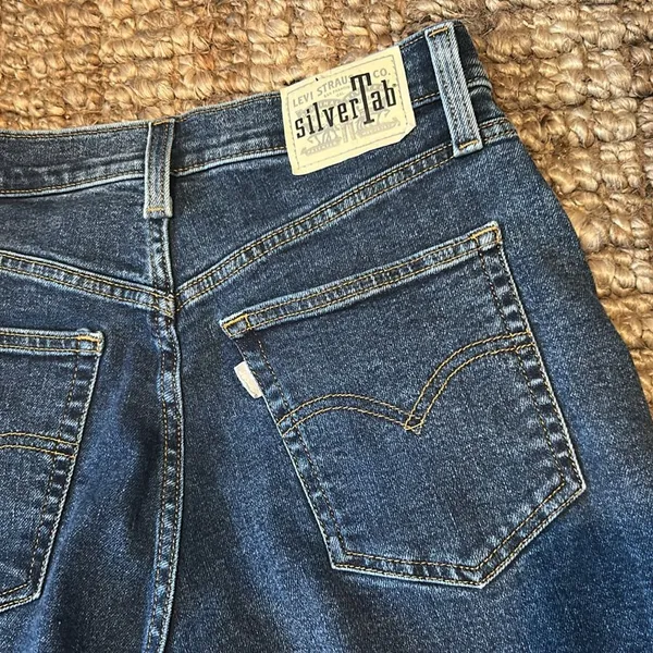 Levis Silvertab High Waisted Mom Jeans Tapered Women’s Size 29 Medium Wash - Image 12