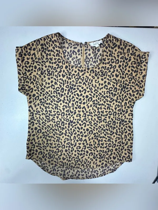 Pink Rose Leopard Print Blouse Women’s M Tan Black Short Sleeve Relaxed Top - Image 2